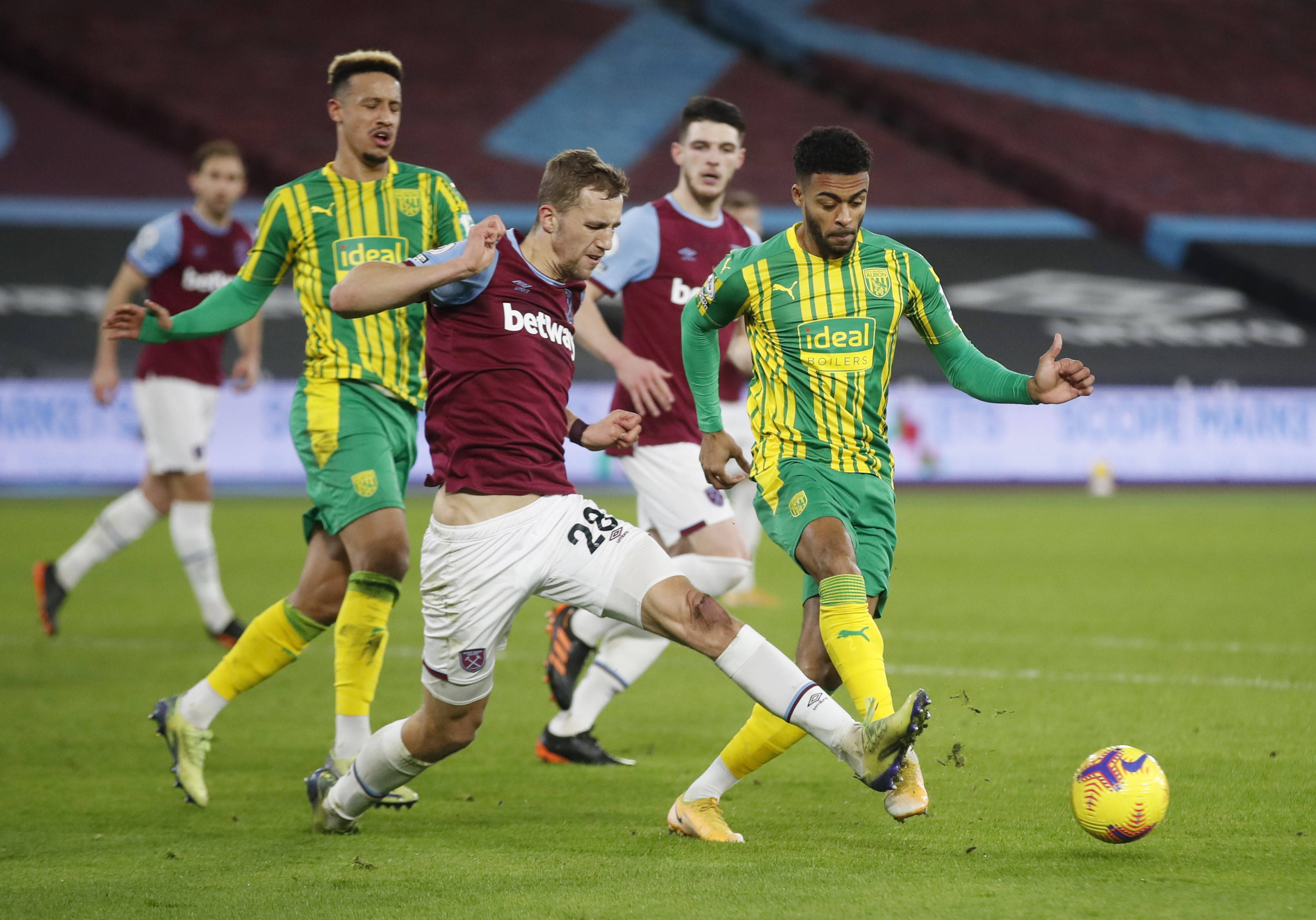 她怀疑自己 她怀疑自己